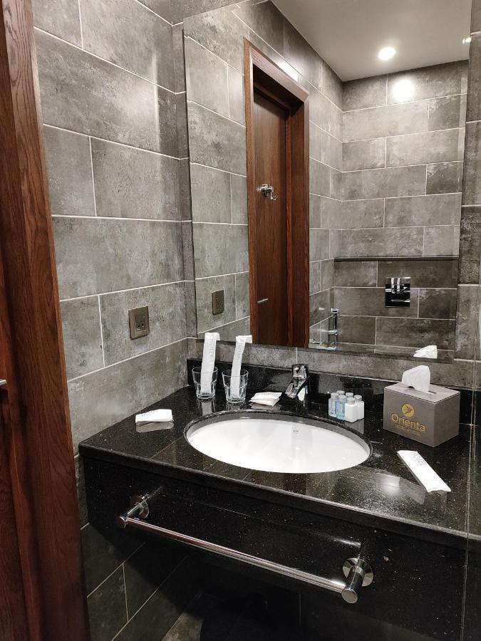 Orienta Hotel Ґюмрі Екстер'єр фото