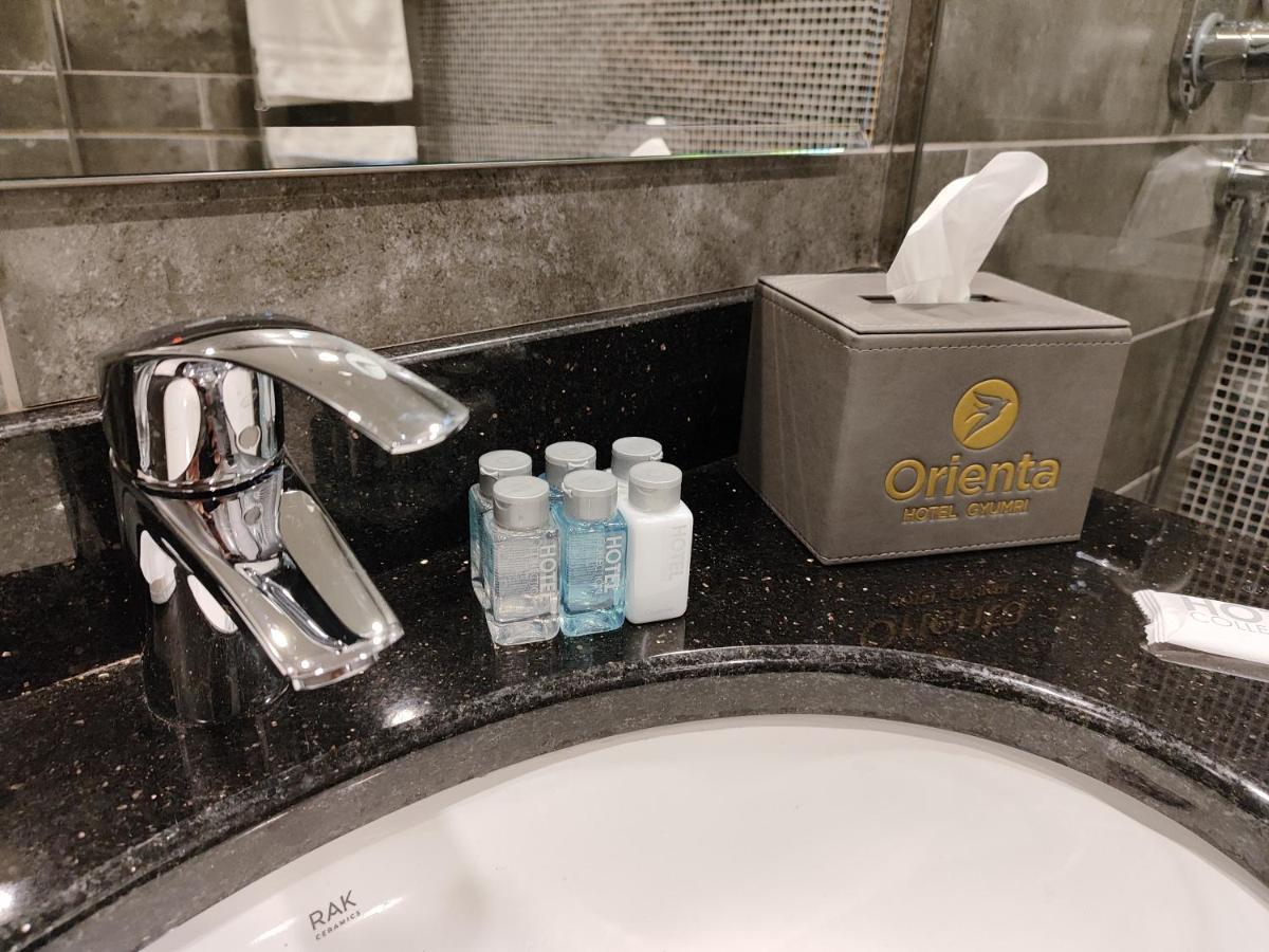 Orienta Hotel Ґюмрі Екстер'єр фото