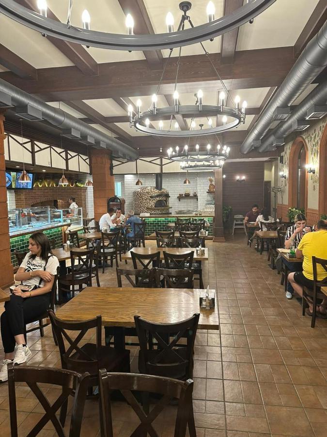 Orienta Hotel Ґюмрі Екстер'єр фото