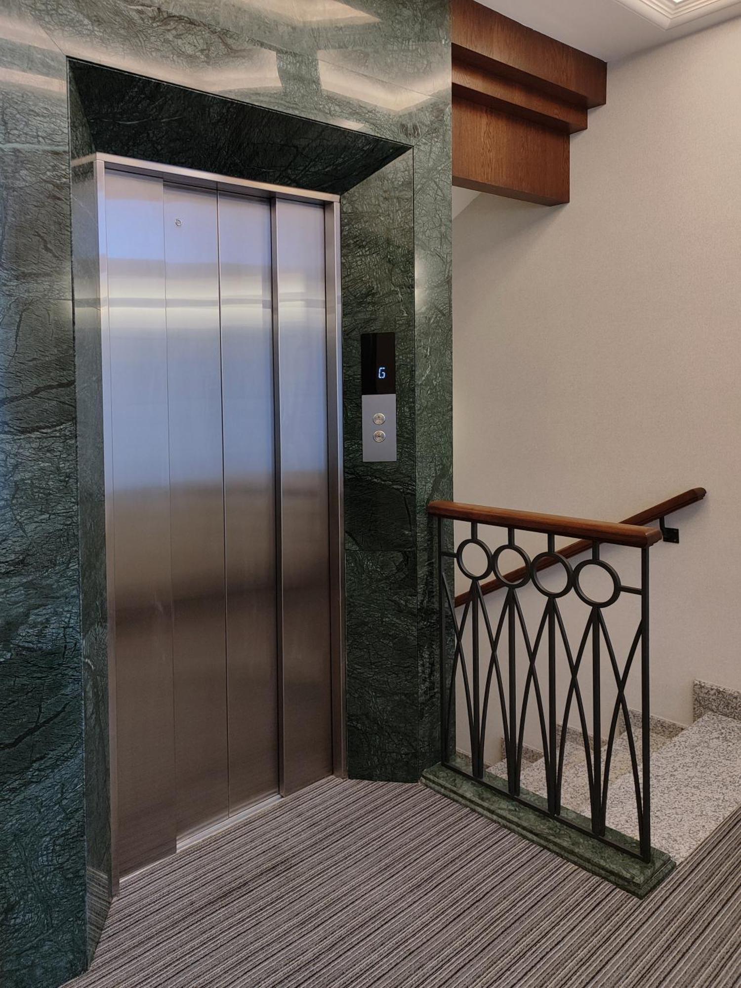 Orienta Hotel Ґюмрі Екстер'єр фото