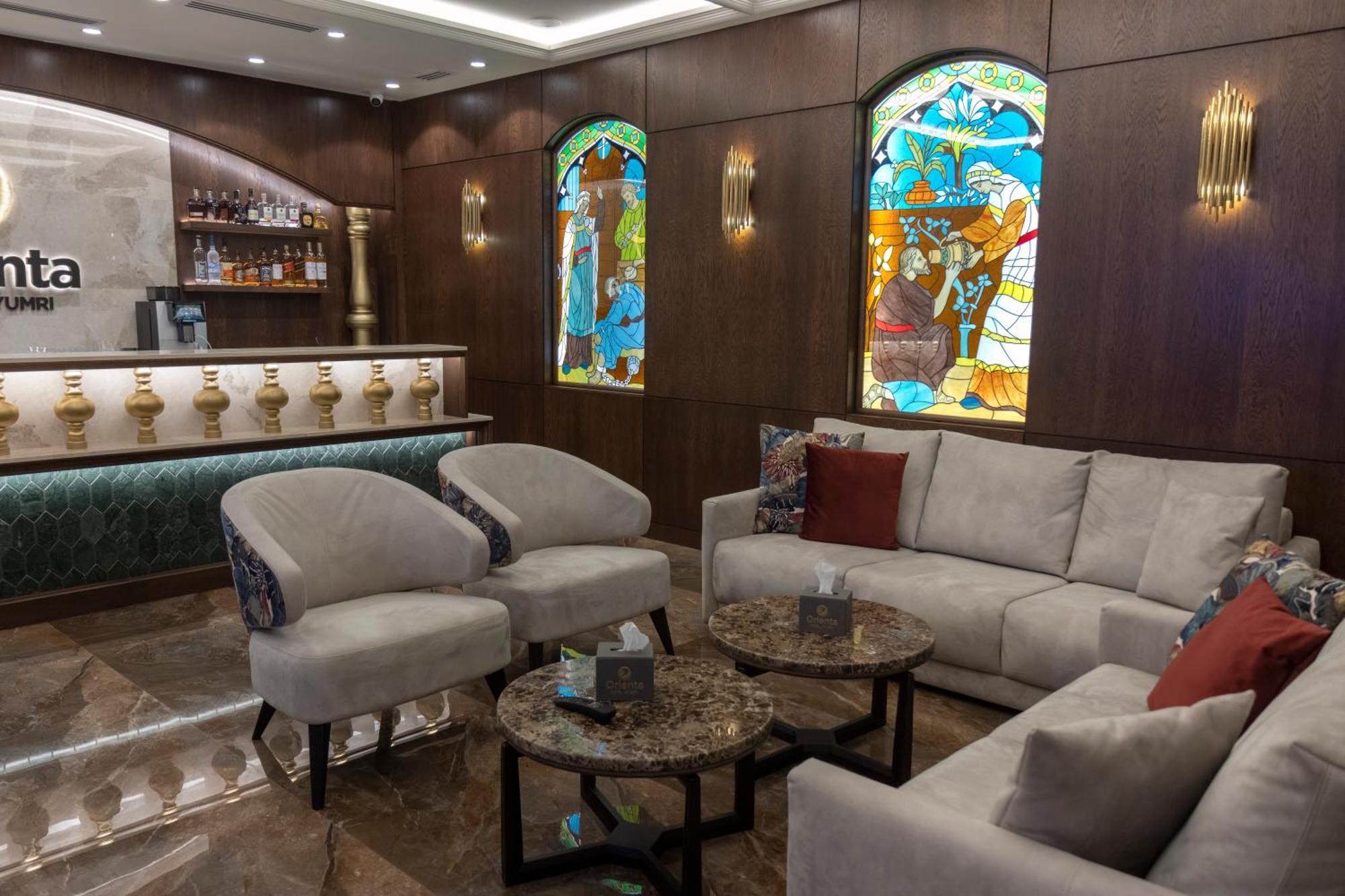Orienta Hotel Ґюмрі Екстер'єр фото