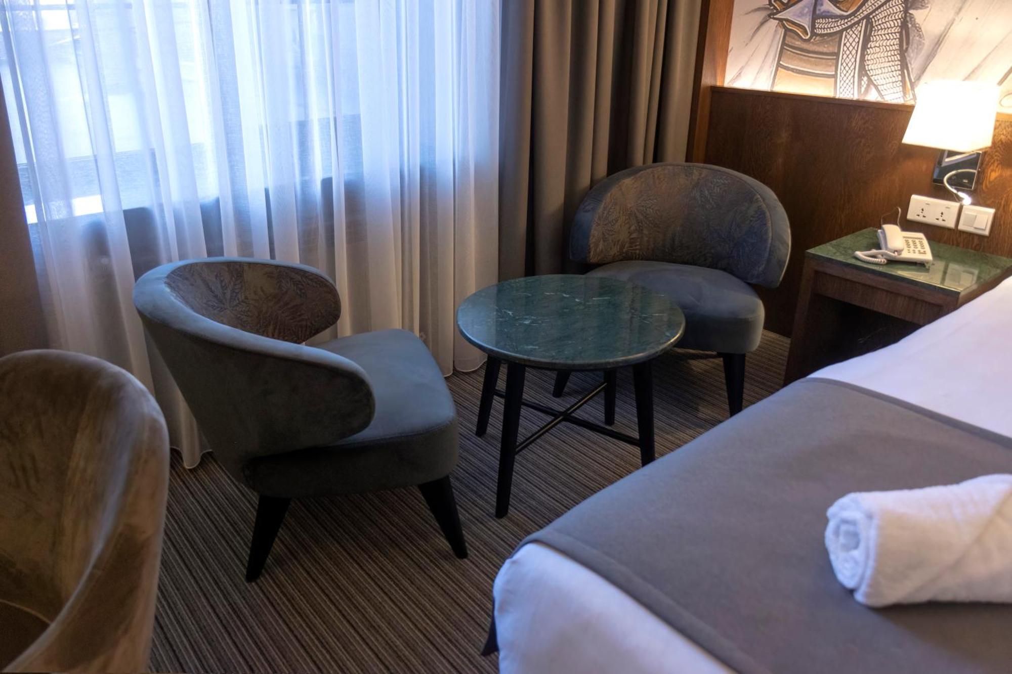 Orienta Hotel Ґюмрі Екстер'єр фото