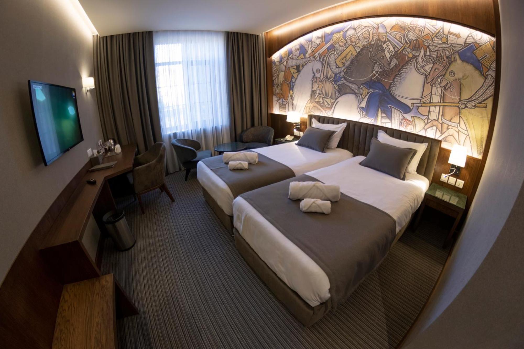 Orienta Hotel Ґюмрі Екстер'єр фото